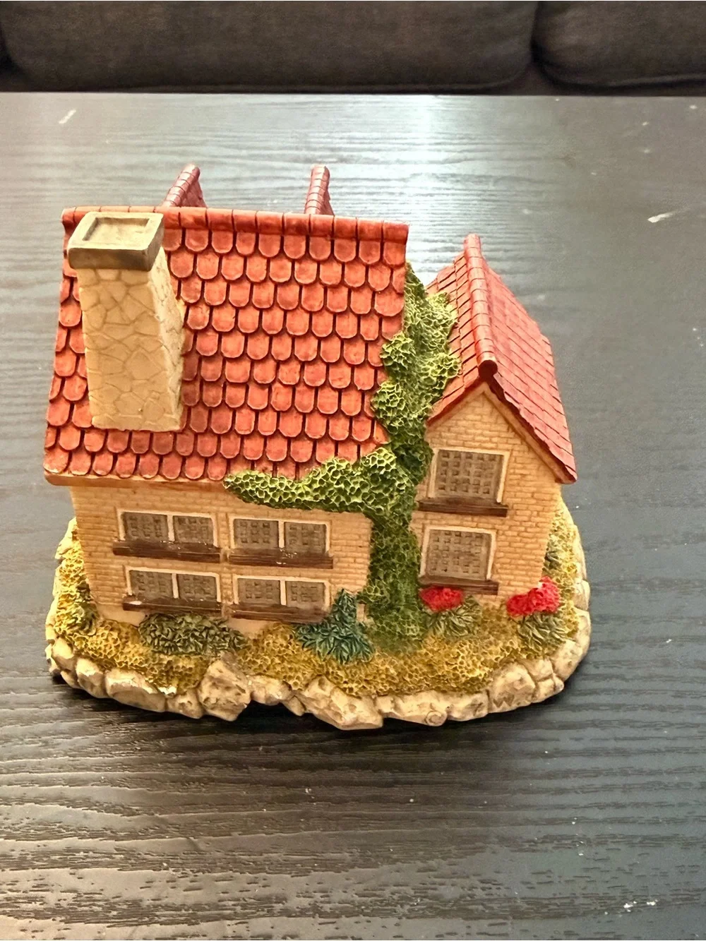 Olde England's Classic Cottages The Kent Painted Resin Cottage House Signed 1972
